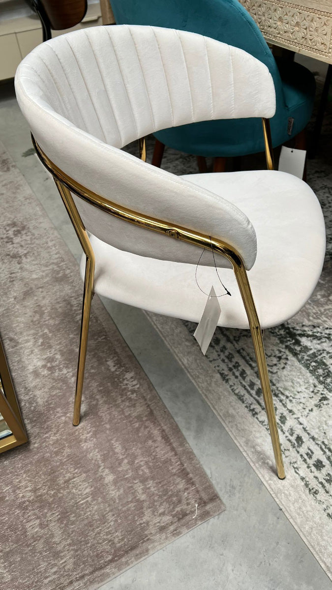 Belle White Velvet Gold Chair with Armrest (4/Set) (Floor Model)