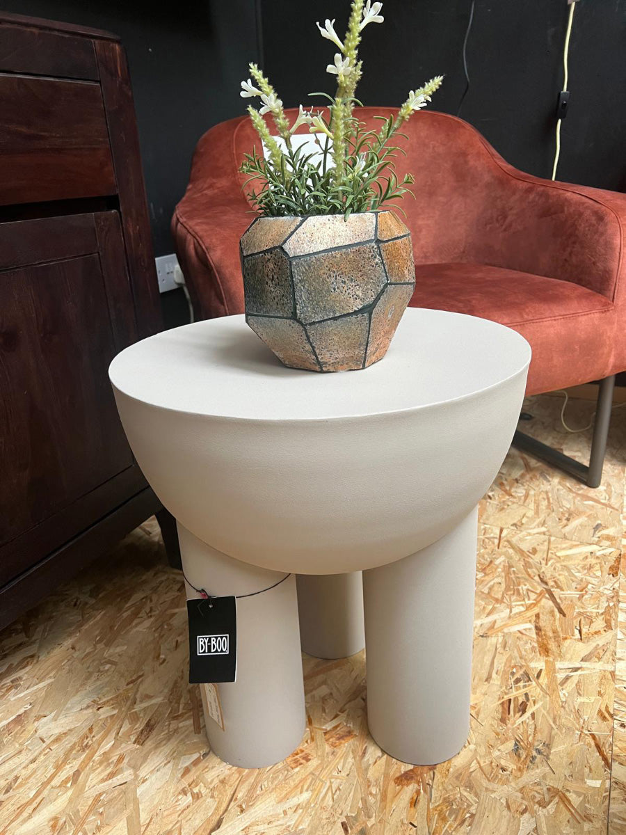 Ollie Side Table (Floor Model) - WOO .Design