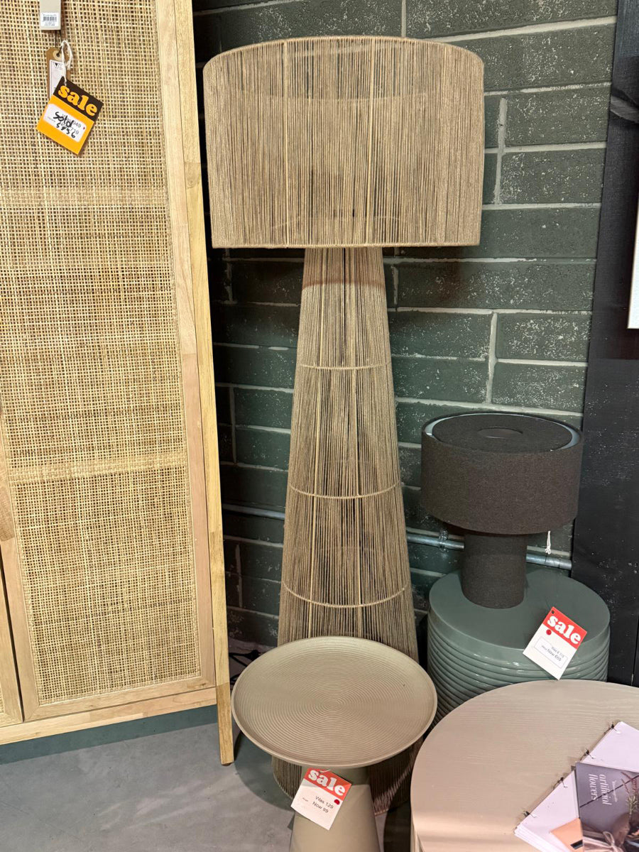 Oshu Floor Lamp (Outlet)