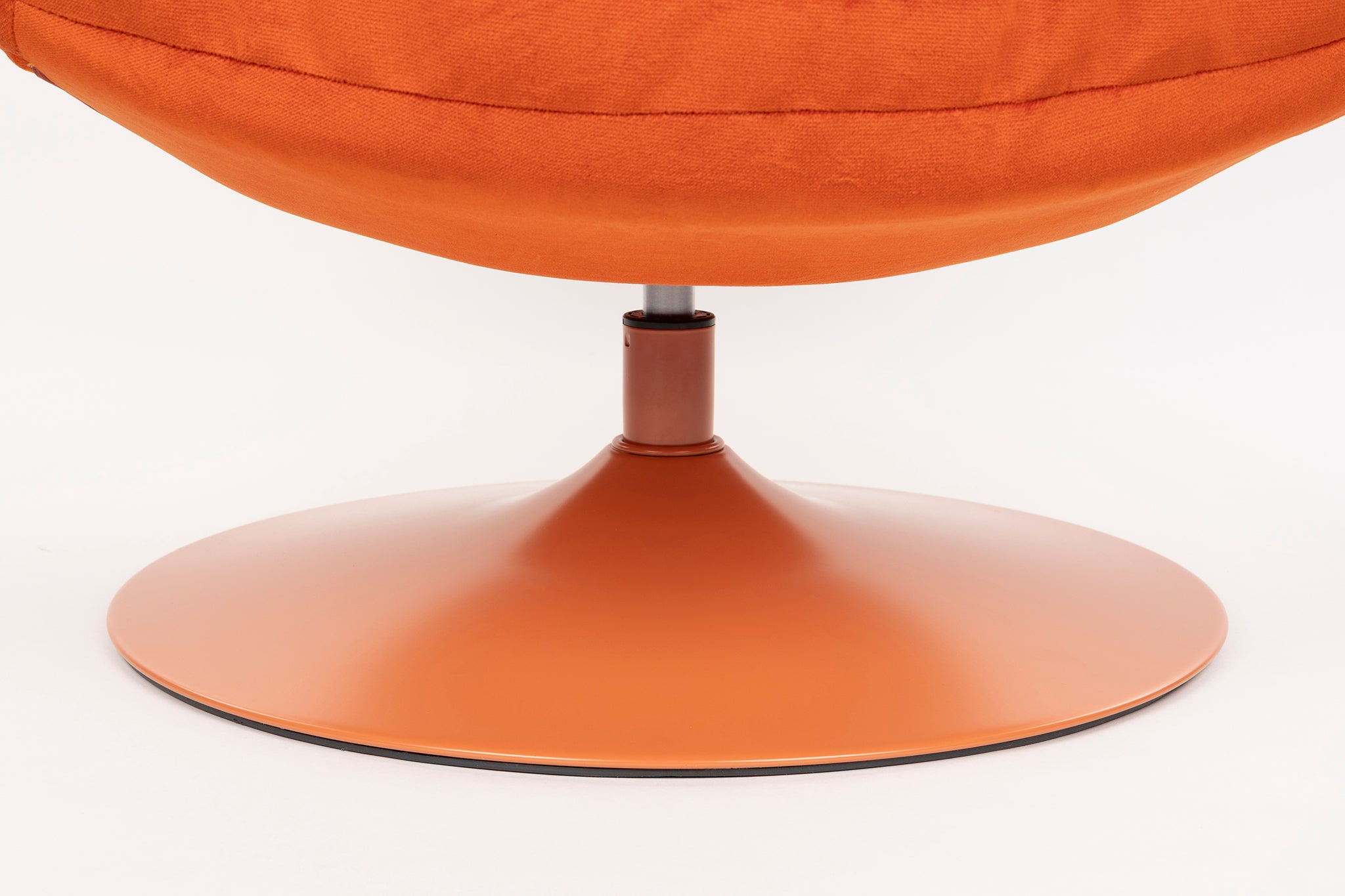 Beefy Velvet Lounge Chair
