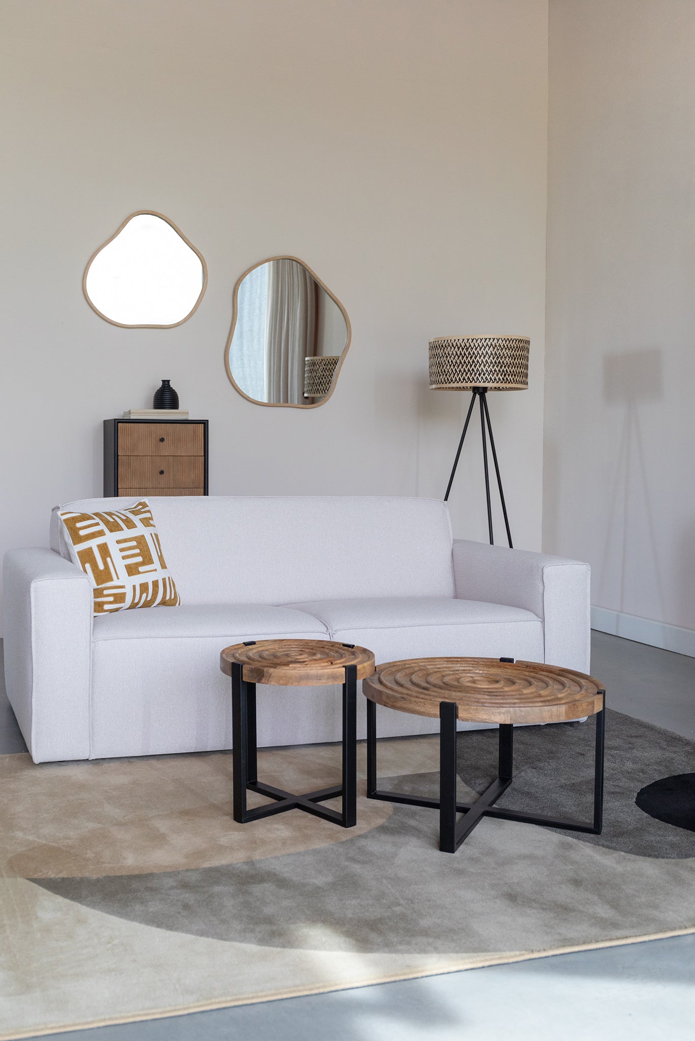 Buz Mango Wood Side Table