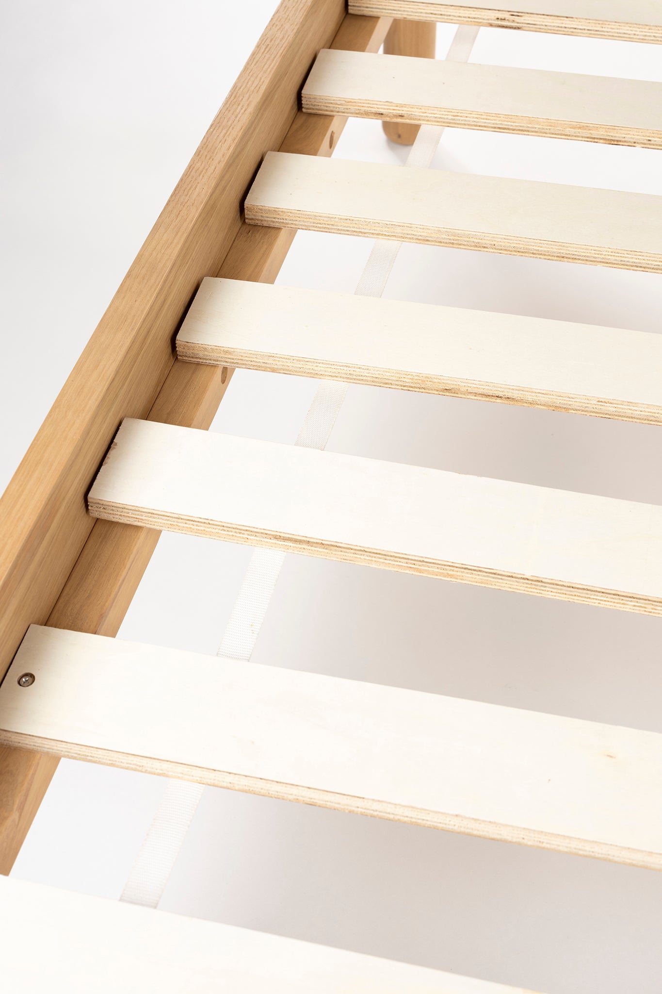 Storm Webbing Natural Bed