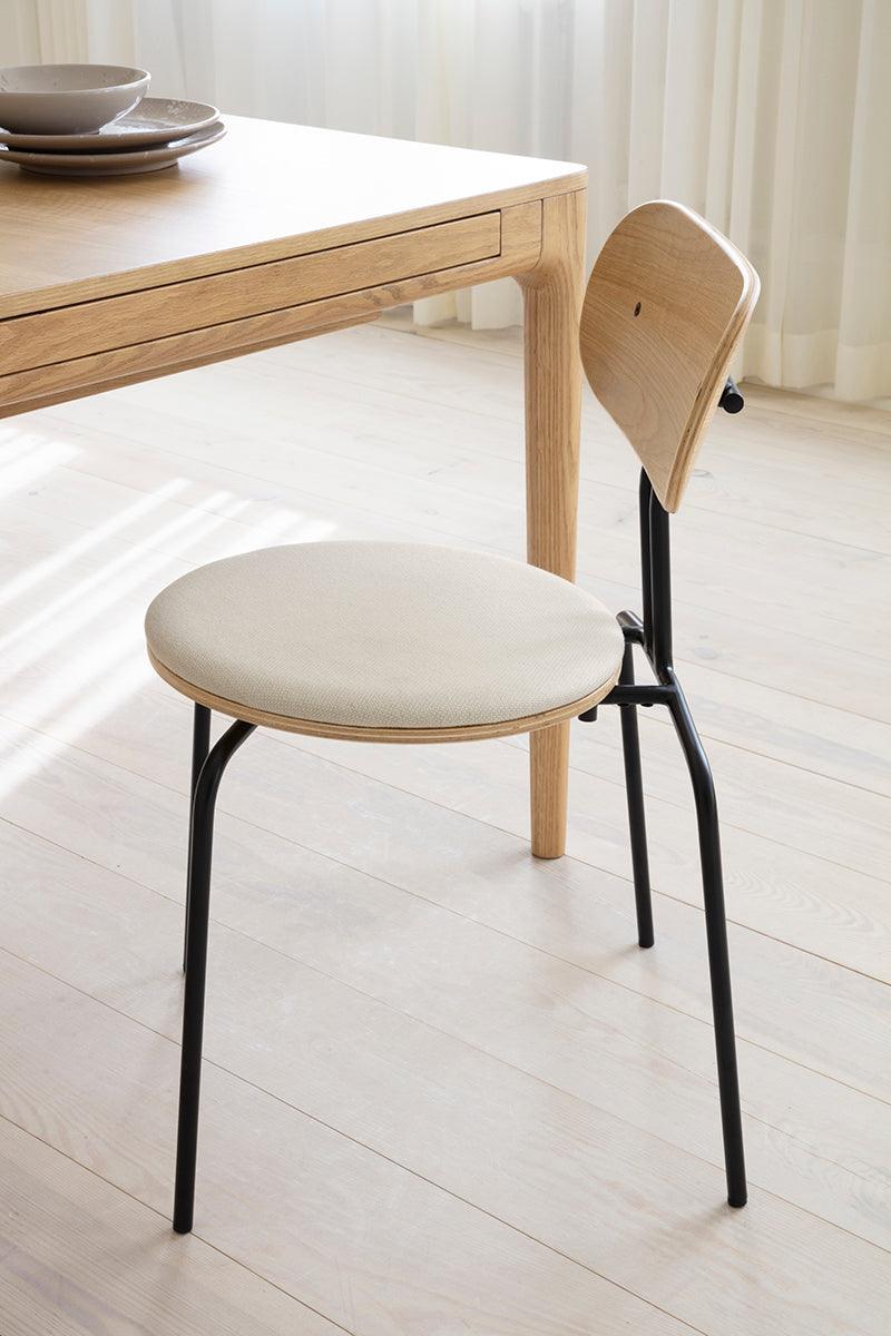 Curious Chair - WOO .Design