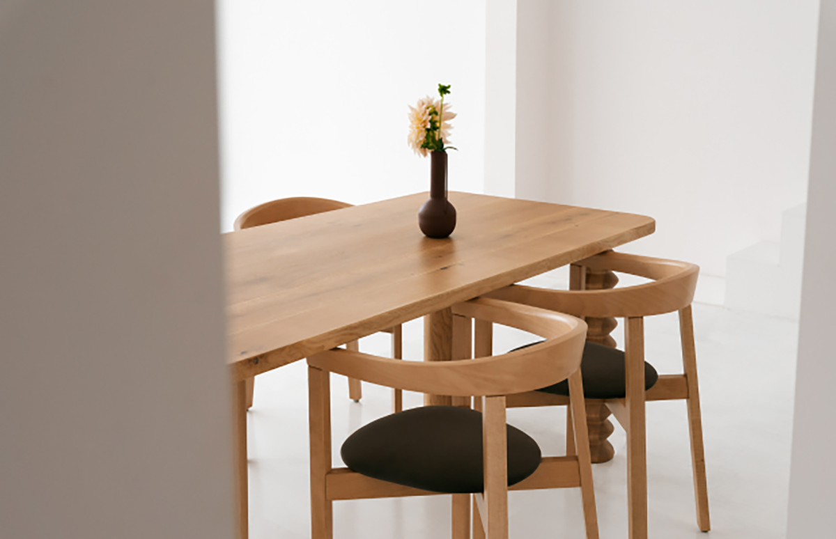 Arta Oak Wood Dining Table