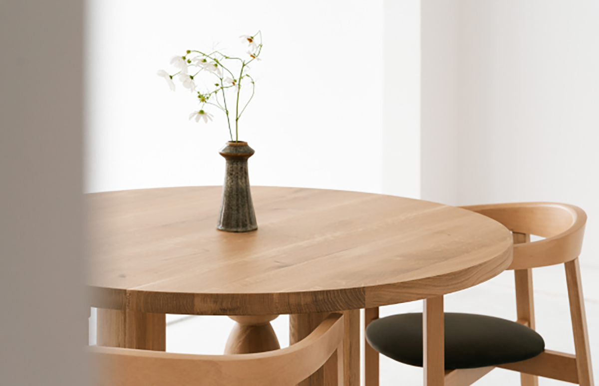Ciri Oak Wood Round Dining Table