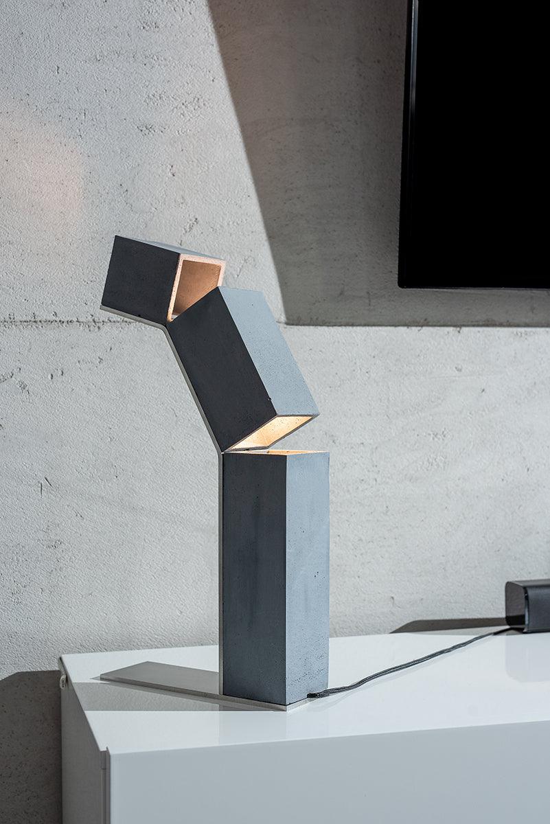 Robot Table Lamp - WOO .Design