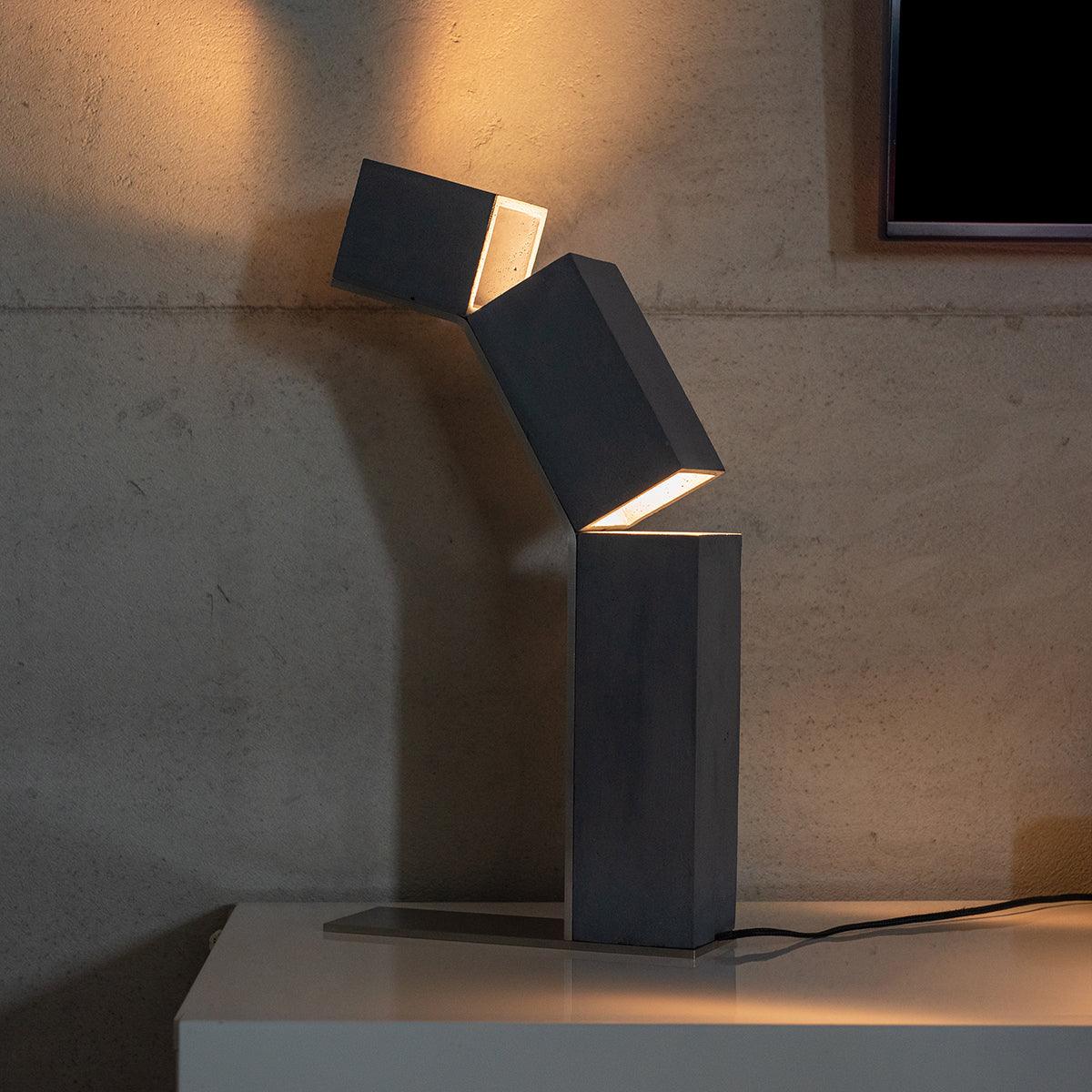 Robot Table Lamp - WOO .Design